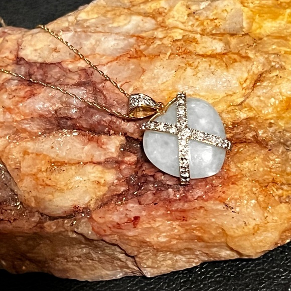 14K Gold Jade & Diamond Heart Pendant Necklace - Picture 11 of 16